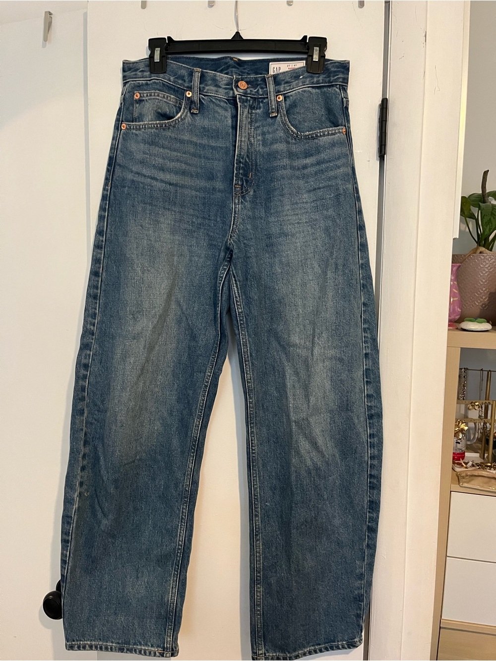 Classic Women’s Blue Barrel-Leg Jeans